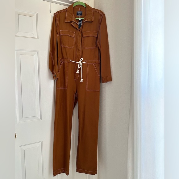 ✨New ABERCROMBIE & FITCH Utility Jumpsuit Camel Small - Picture 3 of 9